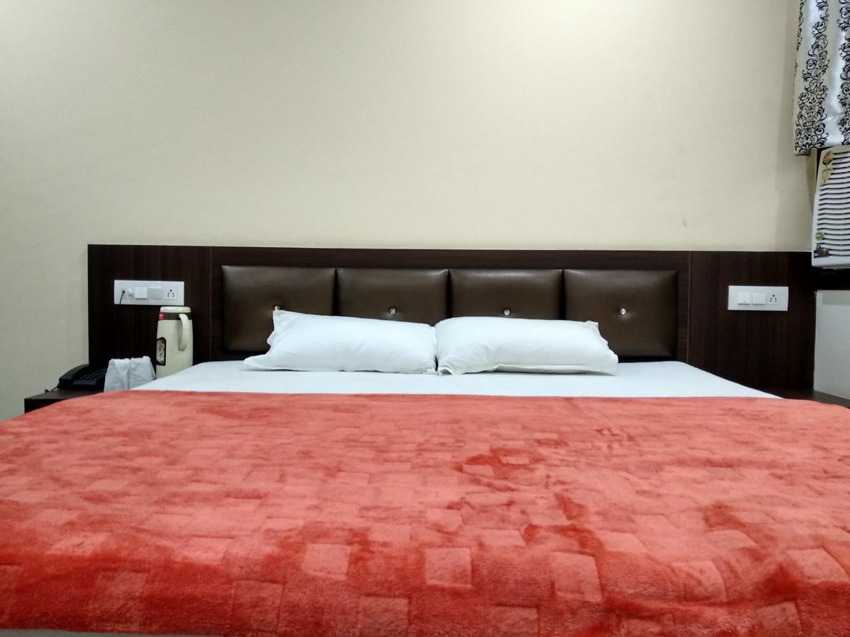 Oyo 60976 Hotel Shree Ji Morena エクステリア 写真