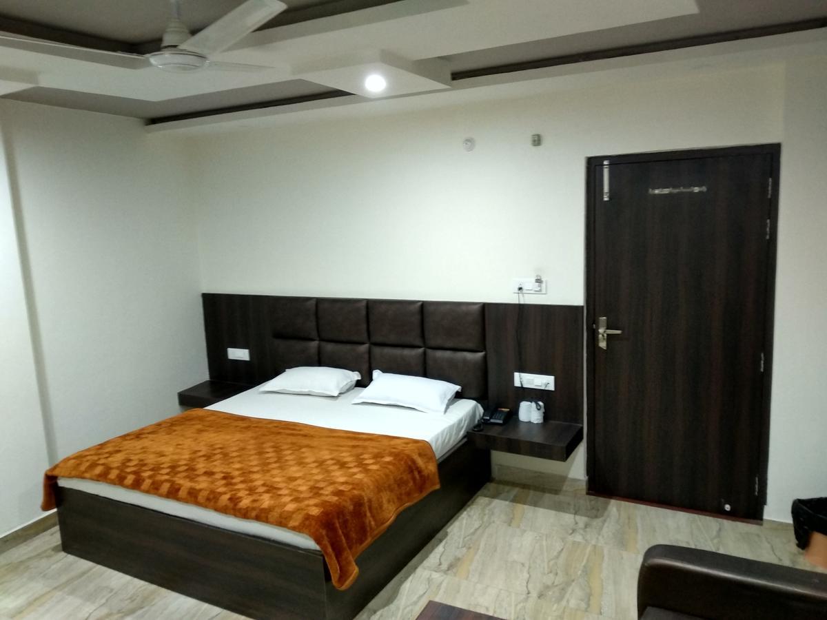 Oyo 60976 Hotel Shree Ji Morena エクステリア 写真