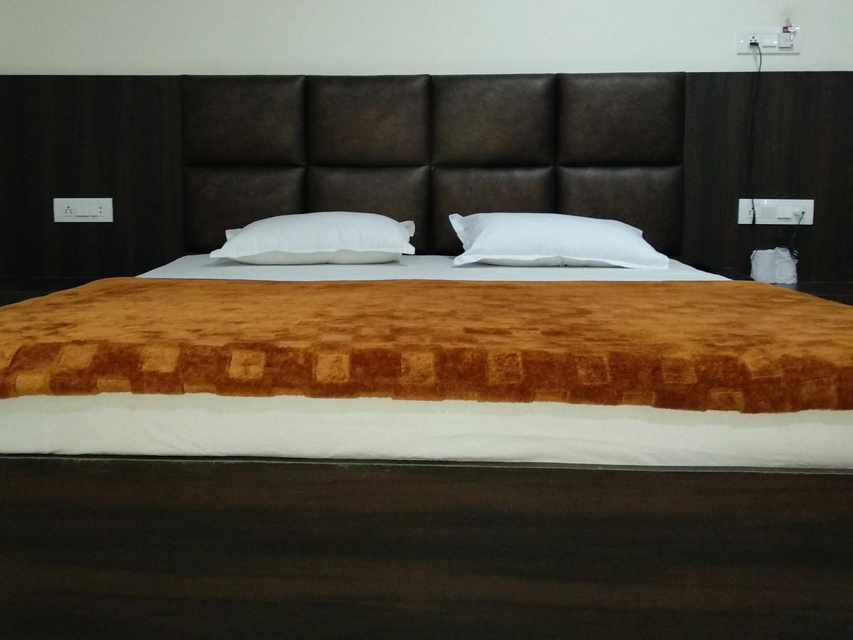 Oyo 60976 Hotel Shree Ji Morena エクステリア 写真